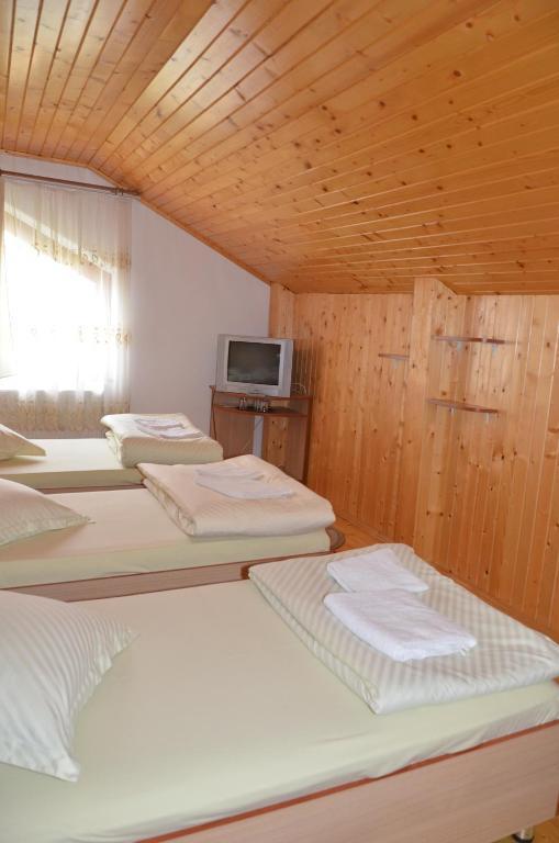 Отель Casa Moteasca Mihai Viteazu  Номер фото
