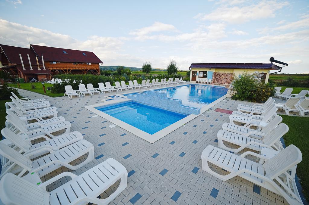 Отель Casa Moteasca Mihai Viteazu  Экстерьер фото